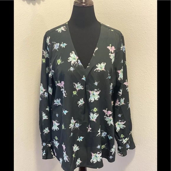 Banana Republic Tops - BANANA REPUBLIC FLORAL TUNIC BLOUSE CHARCOAL